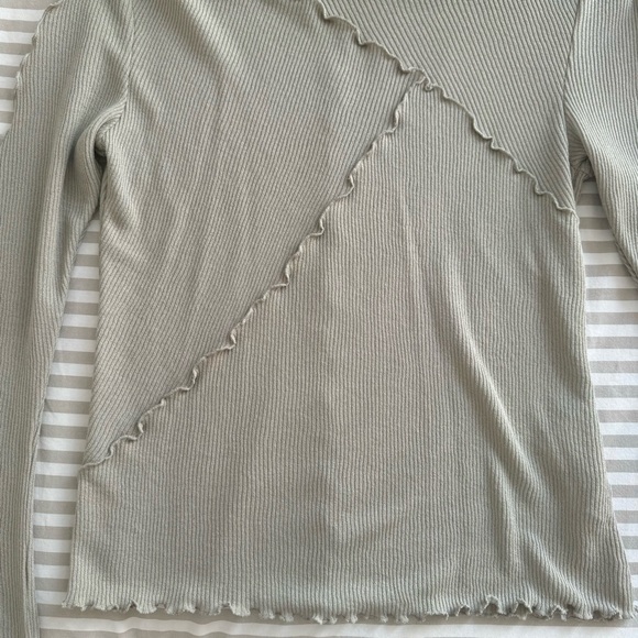 H&M Light Kaki Ribbed Top - Picture 3 of 3